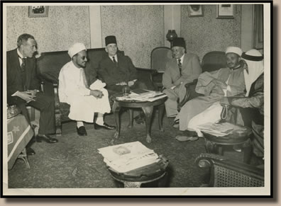 1947 - Saleh Harb Pasha & visitors